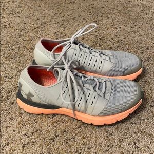 WOMENS UNDER ARMOUR shoes size 9